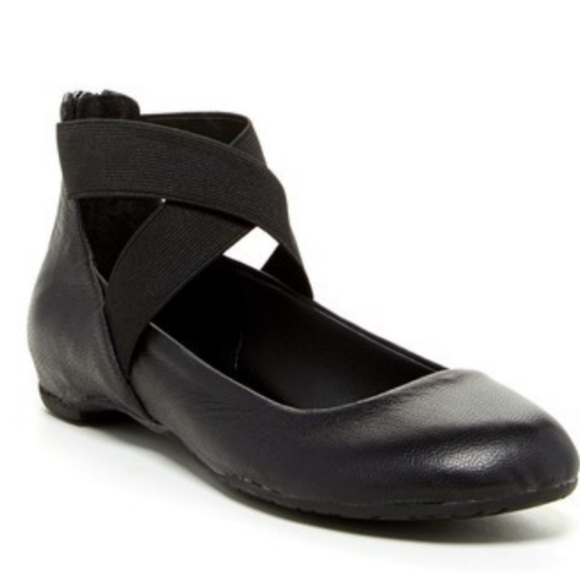 Kenneth Cole Pro Time Black Velvet Ankle Strap Ballet Flats Size 7 GUC - Picture 2 of 9